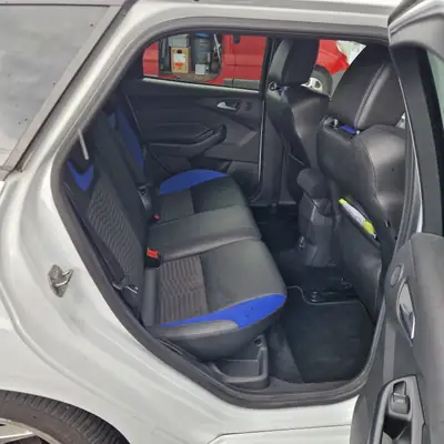 Ford Focus 2.0 SCTi ST-2 — Break sportif 250 ch, faible kilométrage — Miniatur 10