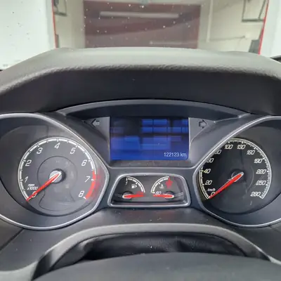 Ford Focus 2.0 SCTi ST-2 — Break sportif 250 ch, faible kilométrage — Miniatur 12