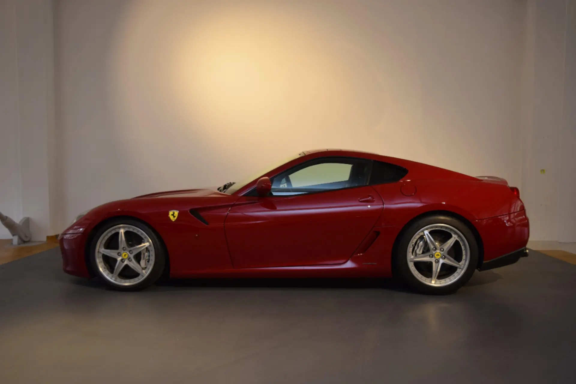 Ferrari 599 GTB HGTE 2007 — Légendaire V12 620 ch, livrée Suisse, état exceptionnel