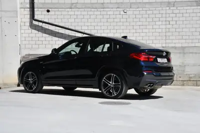 BMW X4 xDrive 28i M Sport — SUV coupé sportif, 43 500 km seulement — Innenraum