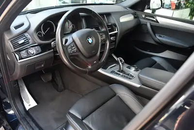 BMW X4 xDrive 28i M Sport — SUV coupé sportif, 43 500 km seulement — Armaturenbrett