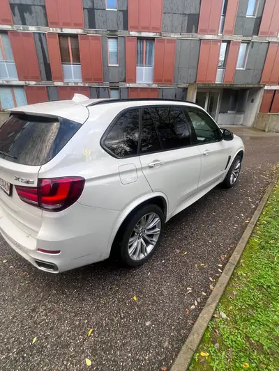 BMW X5 xDrive 30d Steptronic — SUV premium diesel, entretien réduit — Miniature 10