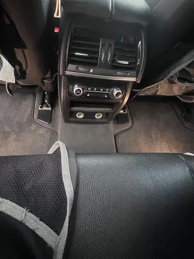 BMW X5 xDrive 30d Steptronic — SUV premium diesel, entretien réduit — Miniature 17