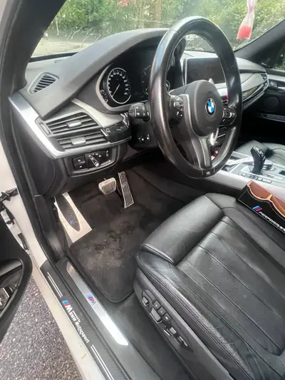 BMW X5 xDrive 30d Steptronic — SUV premium diesel, entretien réduit — Miniature 20