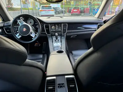 Porsche Panamera 4S 3.0 Executive PDK — Berline de prestige, 420 ch et traction intégrale — tableau de bord