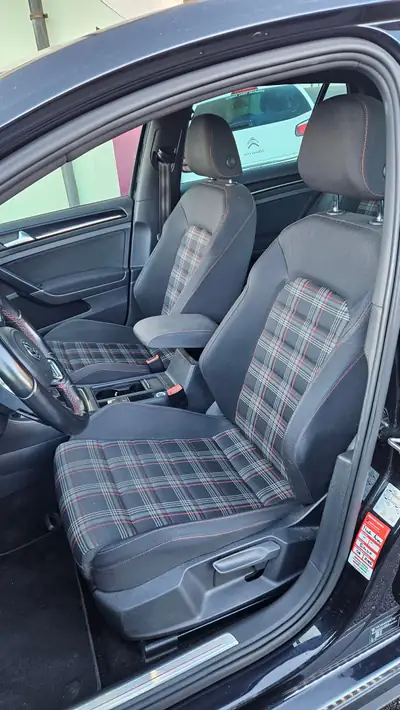 VW Golf 2.0 TSI GTI Performance DSG — Sportive affûtée, 230 ch et boîte auto — Detail