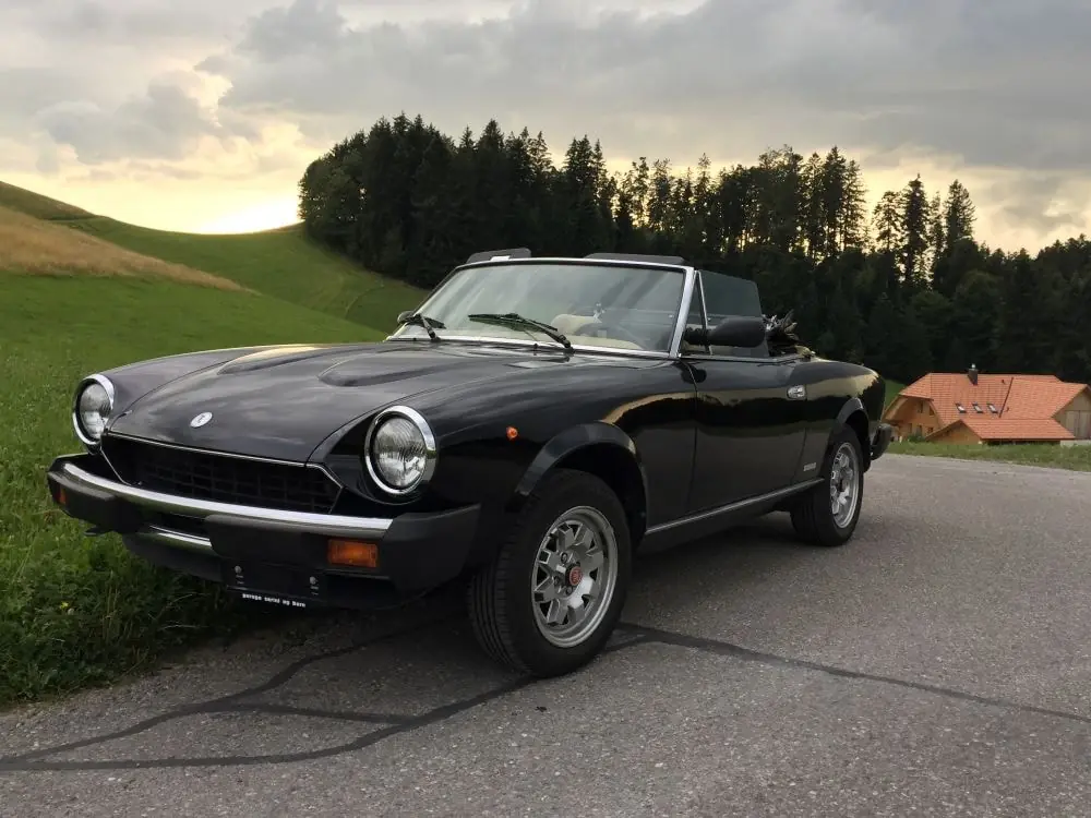 Fiat 124 Spider DS Europa 1983 — Cabriolet mythique en excellent état, prêt pour l'été — vista esterna