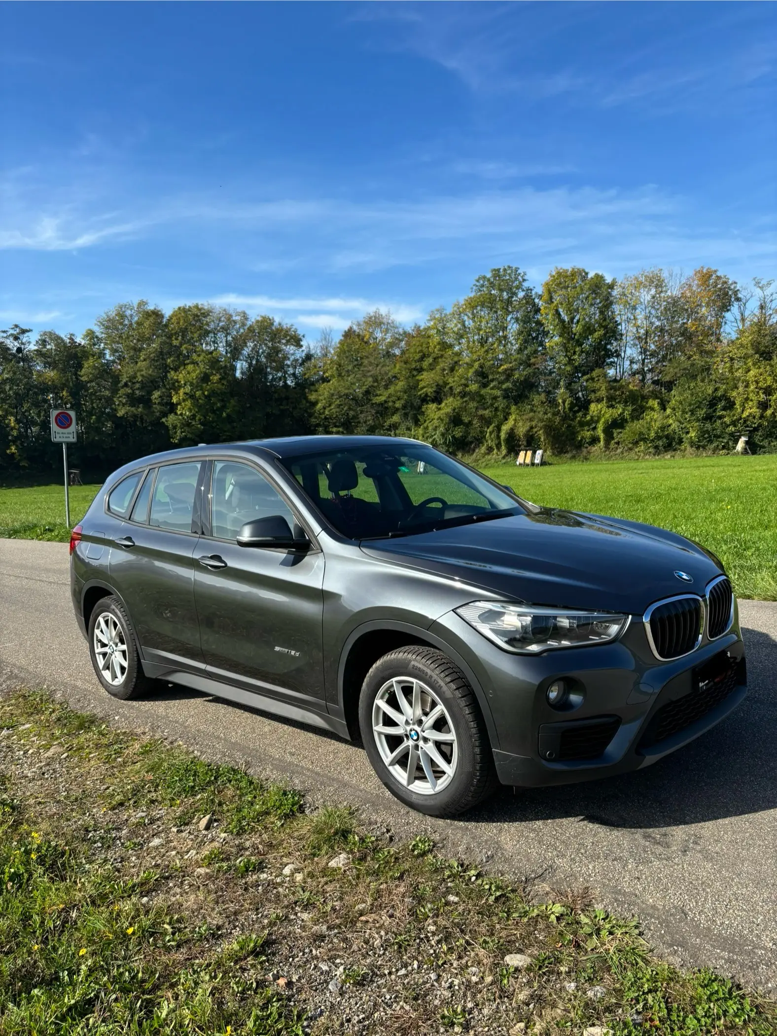 BMW X1 sDrive 18d Steptronic — SUV compact diesel fiable, 170'000 km, services BMW complets — vue extérieure