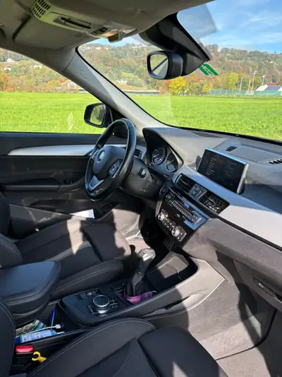 BMW X1 sDrive 18d Steptronic — SUV compact diesel fiable, 170'000 km, services BMW complets — arrière
