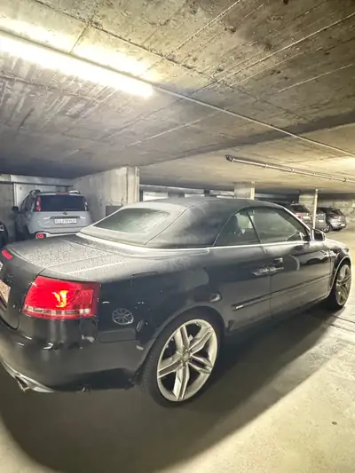 Audi A4 Cabriolet 2.0T FSI — Décapotable sportive, 200 ch et boîte multitronic — interior