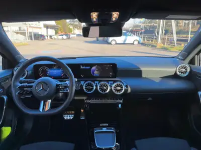 Mercedes-Benz Classe A 180 7G-DCT — Berline compacte hybride, état neuf et peu kilométrée — Miniatura 7