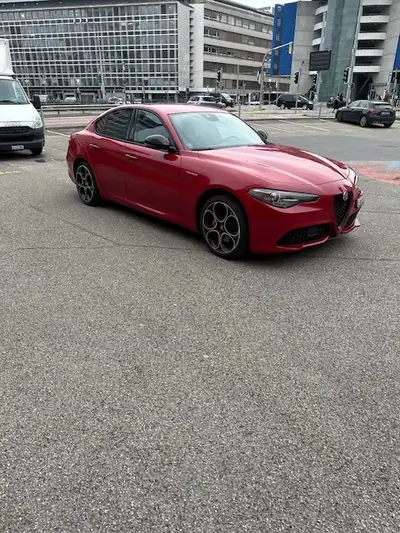 Alfa Romeo Giulia 2.0 Veloce Q4 — Berline sportive italienne, transmission intégrale, 31'000 km — Heckansicht