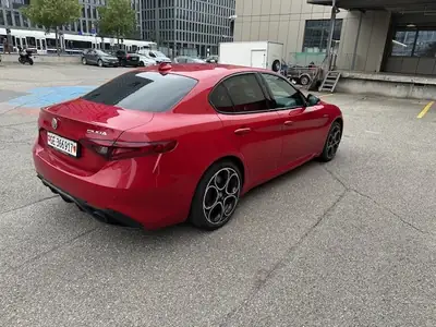 Alfa Romeo Giulia 2.0 Veloce Q4 — Berline sportive italienne, transmission intégrale, 31'000 km — Innenraum