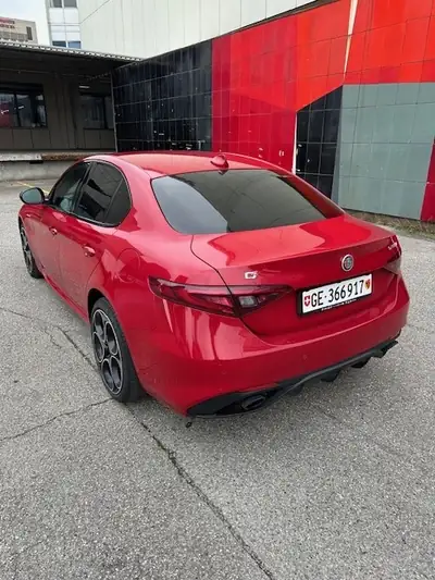 Alfa Romeo Giulia 2.0 Veloce Q4 — Berline sportive italienne, transmission intégrale, 31'000 km — Miniatur 8