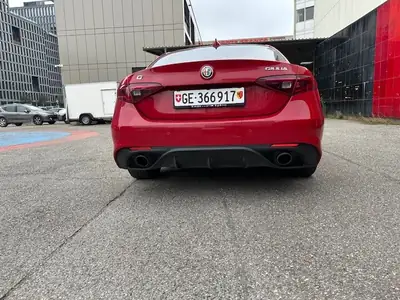 Alfa Romeo Giulia 2.0 Veloce Q4 — Berline sportive italienne, transmission intégrale, 31'000 km — Miniatur 9