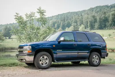 Chevrolet Tahoe 5.3 Autotrac L — Grand SUV américain, moteur puissant, transmission intégrale — côté