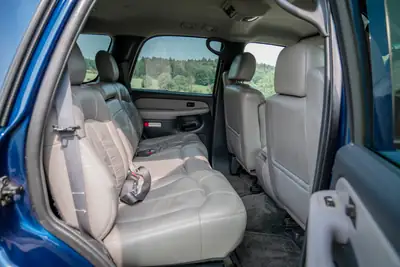 Chevrolet Tahoe 5.3 Autotrac L — Grand SUV américain, moteur puissant, transmission intégrale — Miniature 8