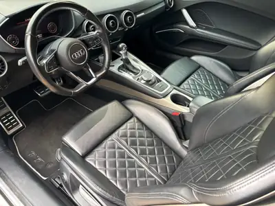 Audi TT Coupé 2.0 TFSI Quattro — Sportivité légendaire, moteur 230 ch, état impeccable — dashboard