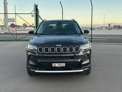 Jeep Compass 4x2 1.3 Limited — SUV urbain fiable, toit panoramique, 92 000 km — Heckansicht