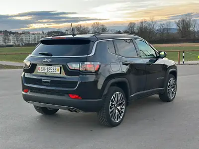 Jeep Compass 4x2 1.3 Limited — SUV urbain fiable, toit panoramique, 92 000 km — Innenraum