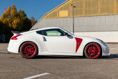 Nissan 370 Z NISMO 2014 — Coupé sportif légendaire, 56 000 km seulement — Seitenansicht