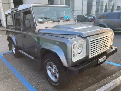 Land Rover Defender 110 TD4 — L'icône tout-terrain, robustesse éprouvée et 7 places — Außenansicht