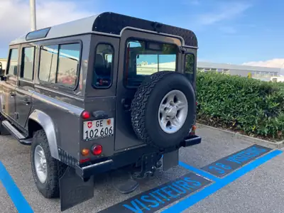 Land Rover Defender 110 TD4 — L'icône tout-terrain, robustesse éprouvée et 7 places — Innenraum