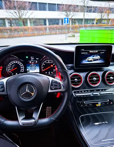 Mercedes-Benz GLC 43 AMG Coupé — Performance 367 ch, Design athlétique, Seulement 63'000 km — Miniatura 9
