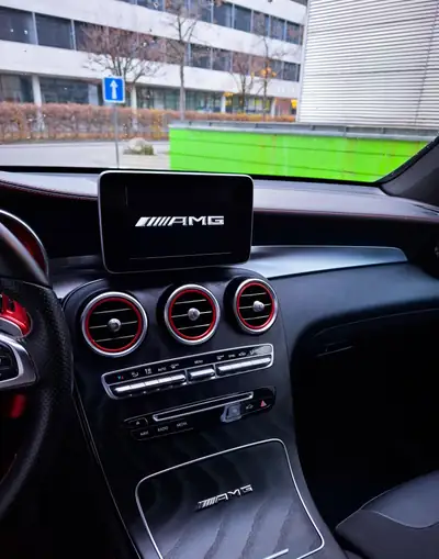 Mercedes-Benz GLC 43 AMG Coupé — Performance 367 ch, Design athlétique, Seulement 63'000 km — Miniatura 8