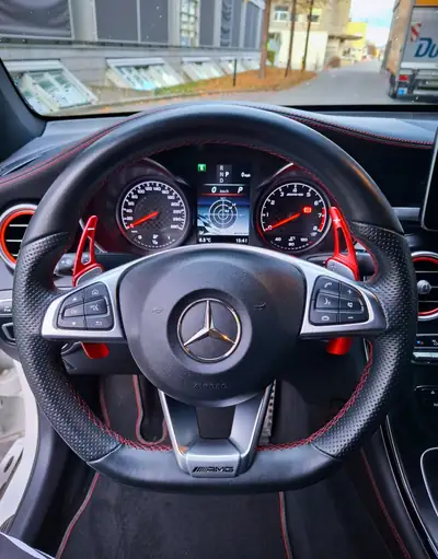 Mercedes-Benz GLC 43 AMG Coupé — Performance 367 ch, Design athlétique, Seulement 63'000 km — Miniatura 7