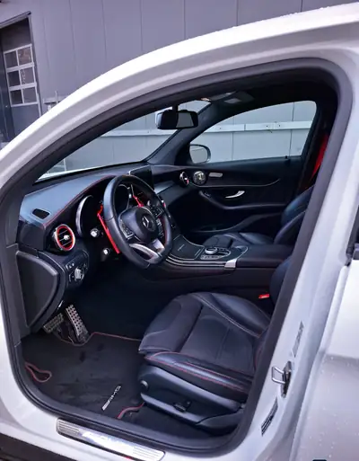 Mercedes-Benz GLC 43 AMG Coupé — Performance 367 ch, Design athlétique, Seulement 63'000 km — Miniatura 17