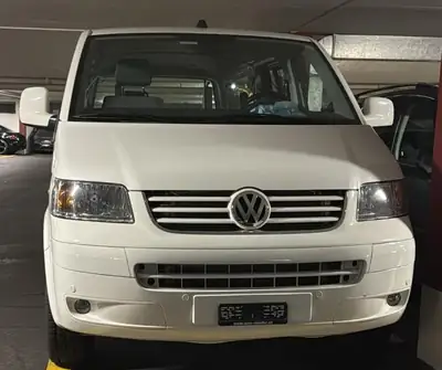 VW T5 Multivan Startline — Monospace diesel fiable, 82 000 km seulement — vue extérieure