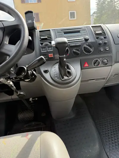 VW T5 Multivan Startline — Monospace diesel fiable, 82 000 km seulement — Miniature 7