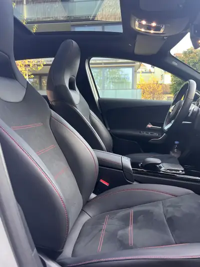 Mercedes-Benz A 250 4Matic — Berline dynamique, 4 roues motrices et 224 ch — cruscotto