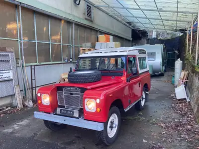 Land Rover 88 Serie III 1983 — Le 4×4 britannique culte, 76'000 km seulement — vista esterna