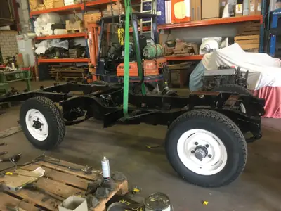 Land Rover 88 Serie III 1983 — Le 4×4 britannique culte, 76'000 km seulement — Miniatura 12