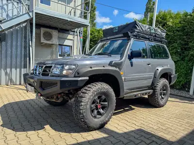 Nissan Patrol 2.8 TD Hardtop — Le 4x4 de légende, robustesse et polyvalence — tableau de bord