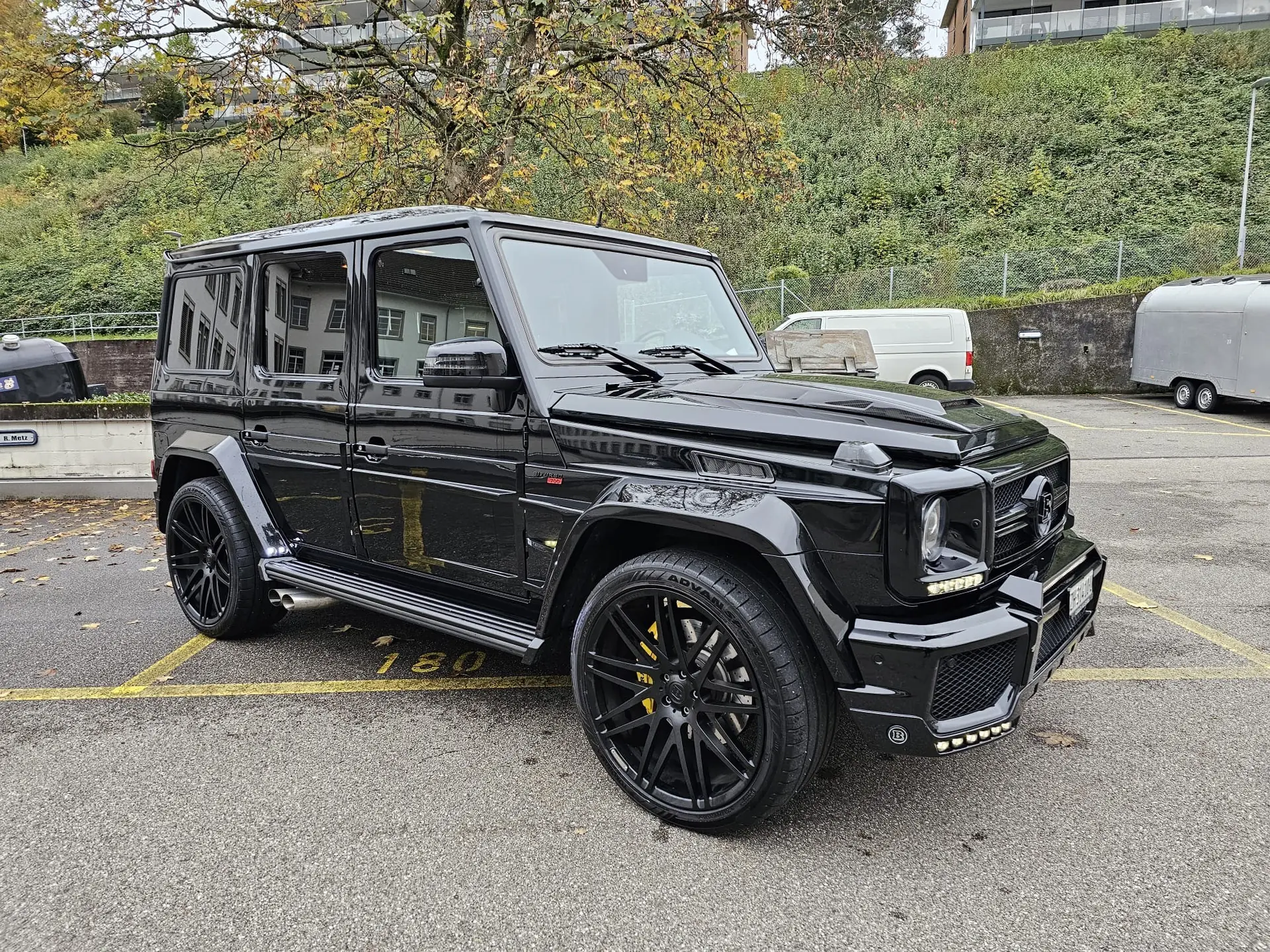 Mercedes-Benz G 63 AMG Brabus — Le SUV légendaire avec 544 ch et transmission automatique — vista esterna