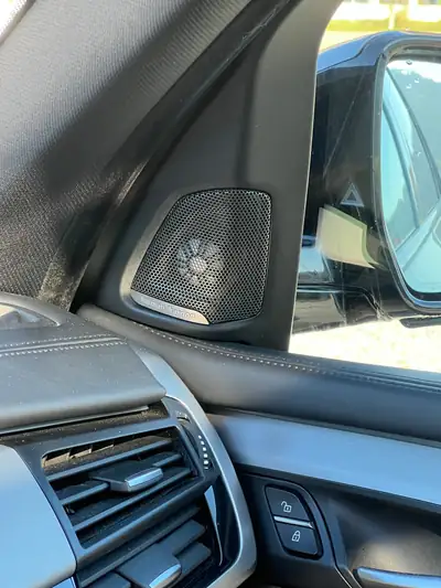 BMW X5 xDrive 50i — V8 500ch, son signature M et châssis Dähler — intérieur