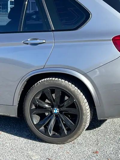 BMW X5 xDrive 50i — V8 500ch, son signature M et châssis Dähler — Miniature 7
