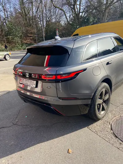 Land Rover Range Rover Velar D 180 — SUV premium diesel, 57'000 km seulement — vue extérieure
