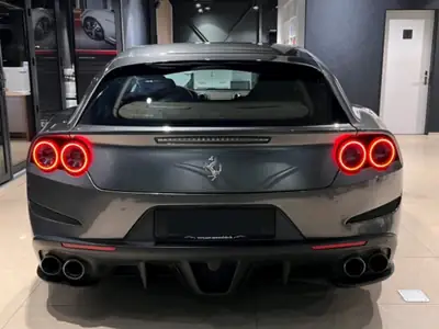 Ferrari GTC 4 Lusso 2017 — Grand Tourisme élégant, entretien Ferrari certifié — côté