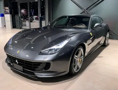 Ferrari GTC 4 Lusso 2017 — Grand Tourisme élégant, entretien Ferrari certifié — vue extérieure