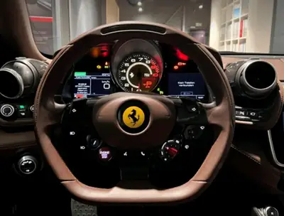 Ferrari GTC 4 Lusso 2017 — Grand Tourisme élégant, entretien Ferrari certifié — Miniature 8