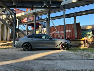 BMW 545e xDrive M Sport Pro — Berline hybride rechargeable, 43'000 km seulement — Thumbnail 16
