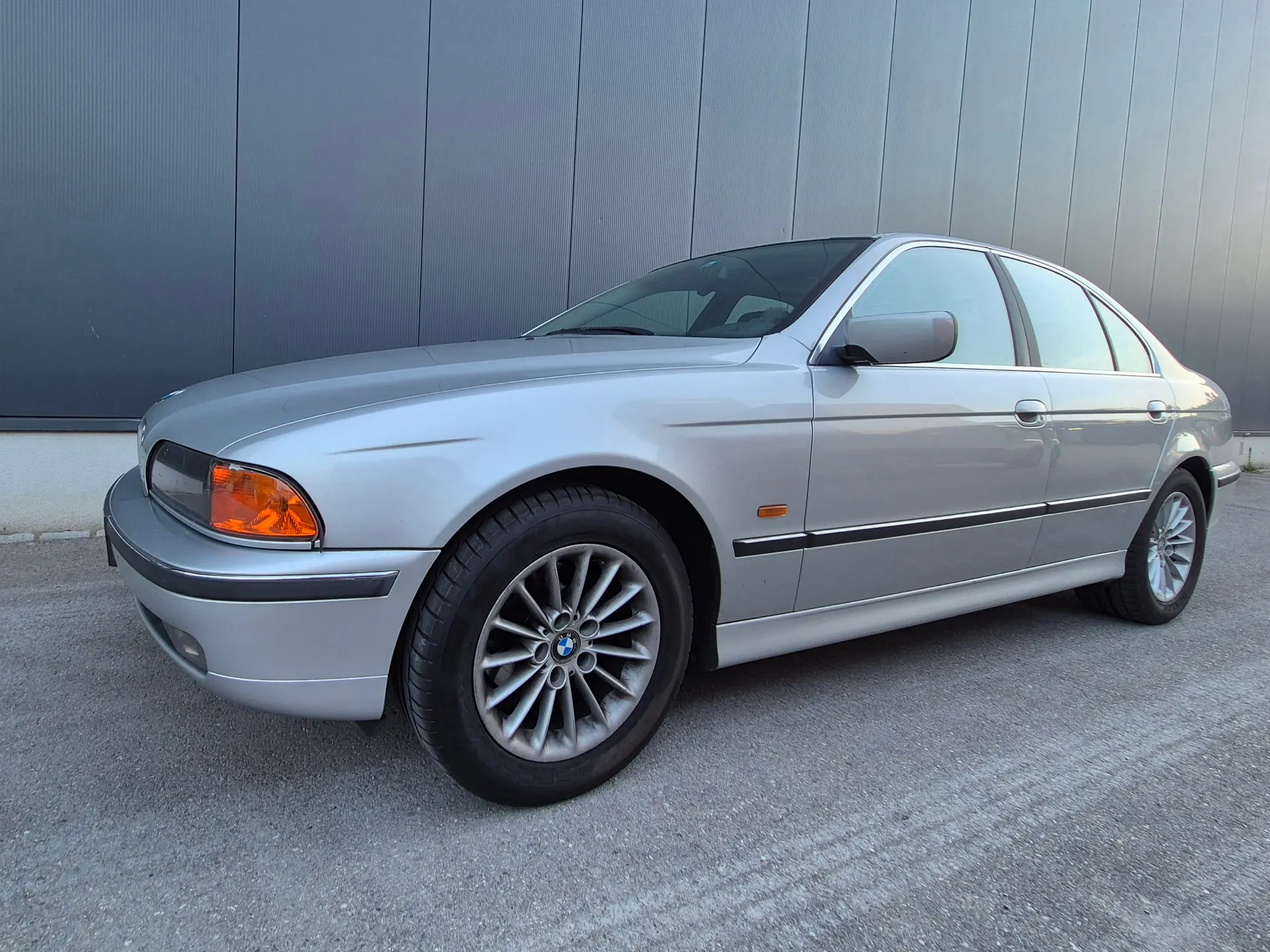 BMW 528 2000 occasion Flamatt — 2