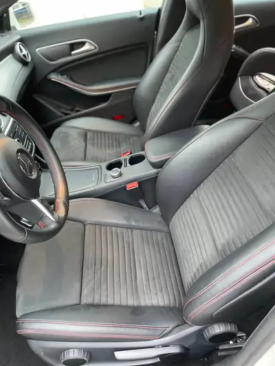 Mercedes-Benz CLA 200 Shooting Brake — Élégance break diesel 4Matic, 200'000 km — dashboard