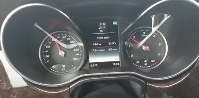 Mercedes-Benz V 250 4MATIC — Monospace familial premium, 7 places et traction intégrale — Miniature 10
