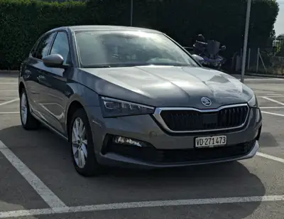 Skoda Scala 1.5 TSI ACT Style DSG — Compacte dynamique, 11 500 km seulement — vista esterna