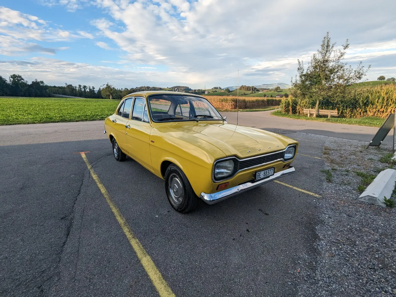 Ford Escort MK 1 1300GT — Classique britanique authentique, 160'000 km, sans accident — vista esterna